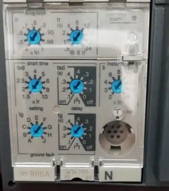 MCCB current setting breaker